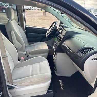 Brilliant Black Crystal Pearlcoat 2016 Dodge Grand Caravan AVP/SE