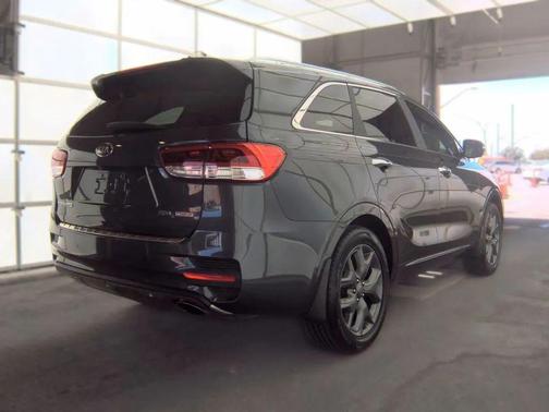 Platinum Graphite 2016 Kia Sorento SXL