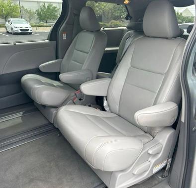 Celestial Silver Metallic 2019 Toyota Sienna XLE Premium