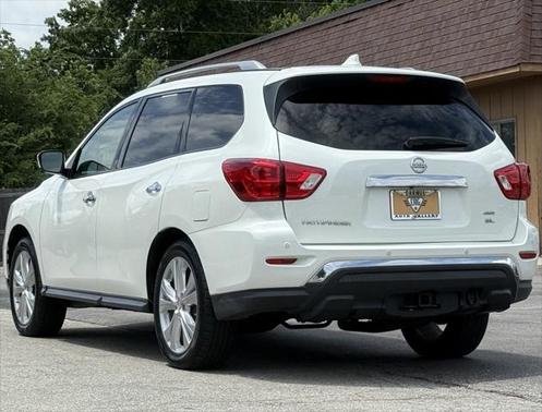 2019 Nissan Pathfinder SL