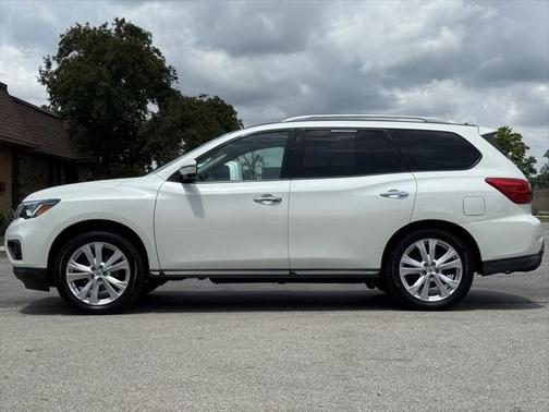 2019 Nissan Pathfinder SL