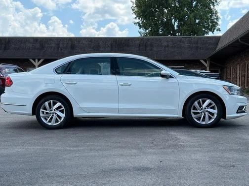 2018 Volkswagen Passat 2.0T SE