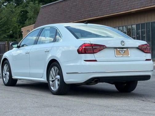2018 Volkswagen Passat 2.0T SE