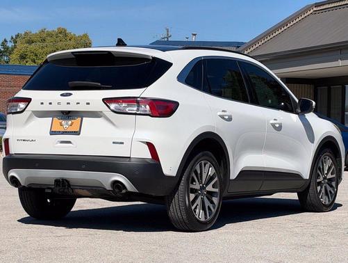 Star White Metallic Tri-Coat 2020 Ford Escape Titanium