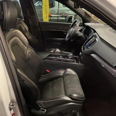 2017 Volvo XC90 Hybrid T8 R-Design