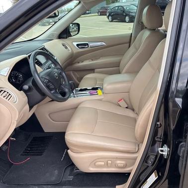 2017 Nissan Pathfinder SL