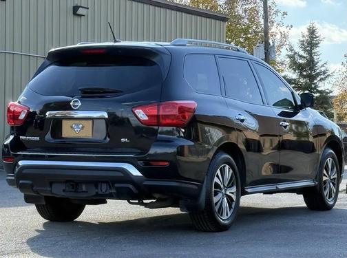 2017 Nissan Pathfinder SL