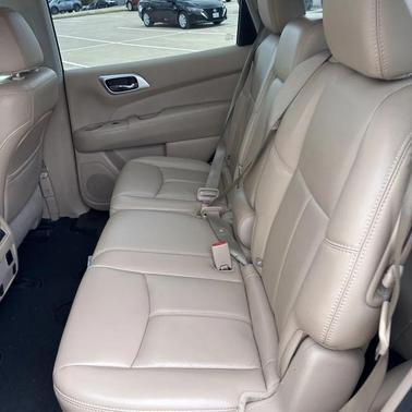 2017 Nissan Pathfinder SL