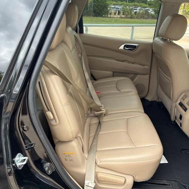 2017 Nissan Pathfinder SL