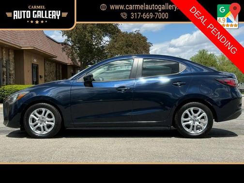 Abyss 2018 Toyota Yaris iA Base