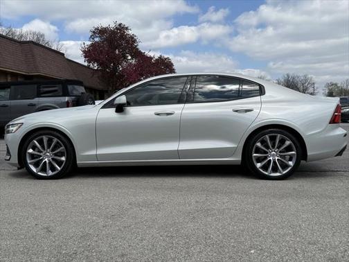 2019 Volvo S60 T5 Momentum