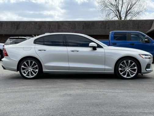2019 Volvo S60 T5 Momentum