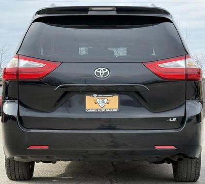 2017 Toyota Sienna LE