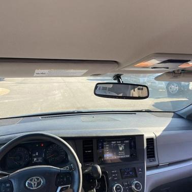 2017 Toyota Sienna LE