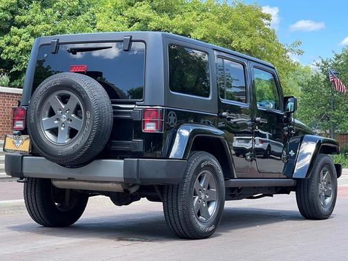 Photo 5 of 30 of 2015 Jeep Wrangler Unlimited Sport