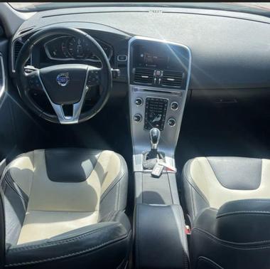 2017 Volvo XC60 T5 Dynamic