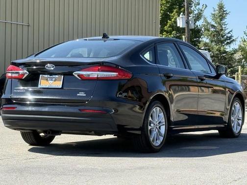 2020 Ford Fusion Hybrid SE