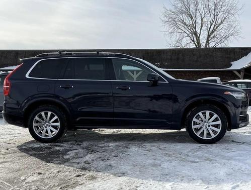 2017 Volvo XC90 T6 Momentum