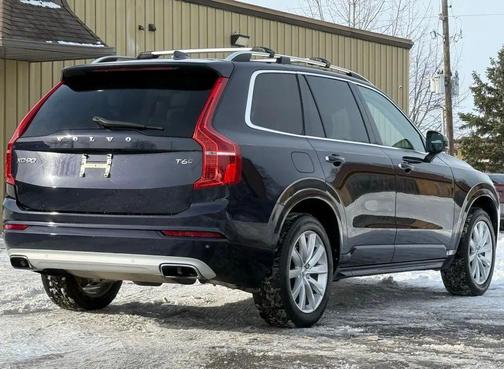 2017 Volvo XC90 T6 Momentum