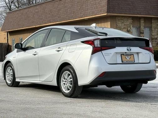 2021 Toyota Prius LE