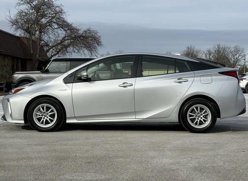 2021 Toyota Prius LE