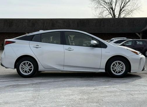 2021 Toyota Prius LE