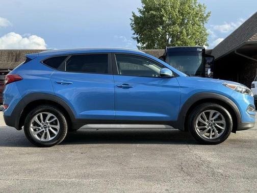 2017 Hyundai TUCSON SE Plus