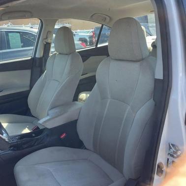 Crystal White Pearl 2019 Subaru Impreza 2.0i Premium