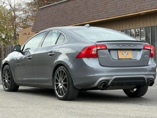 2017 Volvo S60 T6 R-Design Platinum