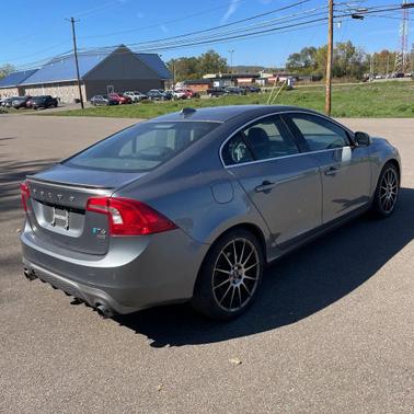 2017 Volvo S60 T6 R-Design Platinum