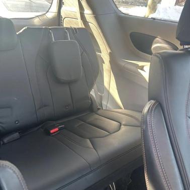 2018 Chrysler Pacifica Touring-L