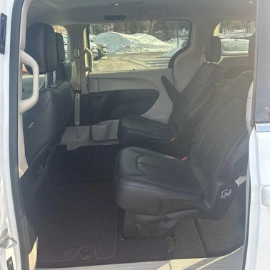 2018 Chrysler Pacifica Touring-L