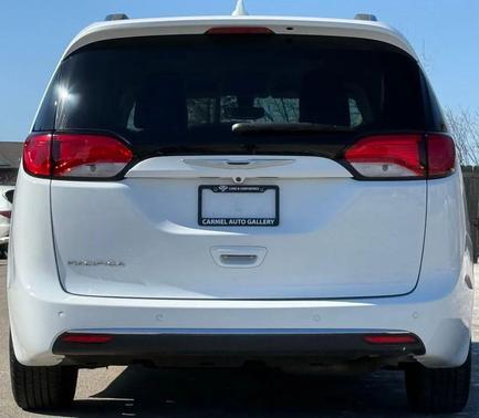 2018 Chrysler Pacifica Touring-L