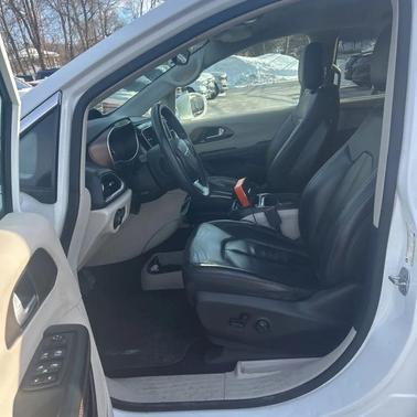 2018 Chrysler Pacifica Touring-L