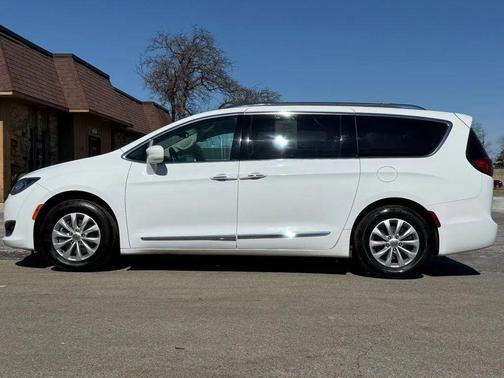 2018 Chrysler Pacifica Touring-L