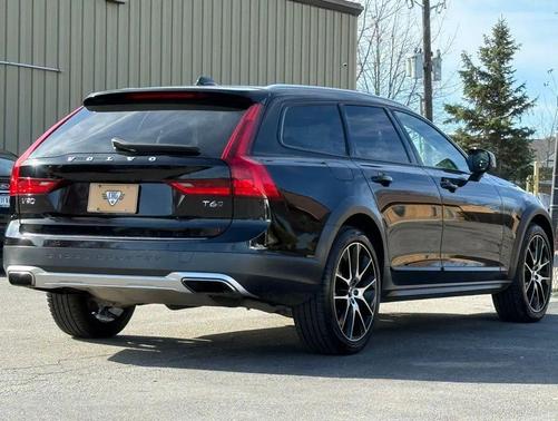 2020 Volvo V90 Cross Country T6