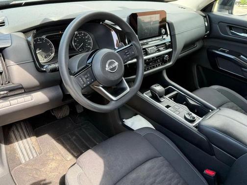 Super Black 2022 Nissan Pathfinder S 4WD