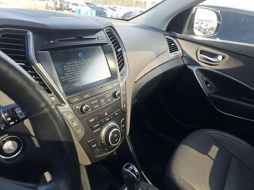 2017 Hyundai SANTA FE SE Ultimate