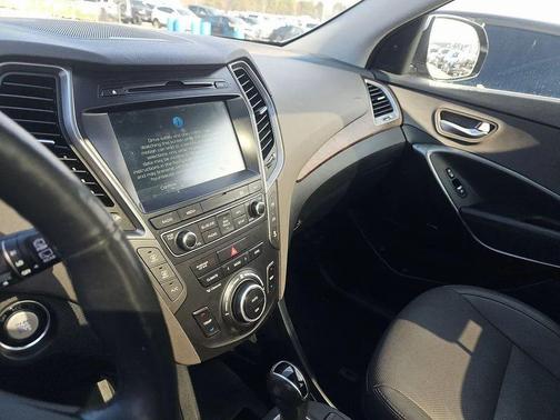 2017 Hyundai SANTA FE SE Ultimate