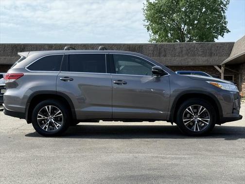 2018 Toyota Highlander LE