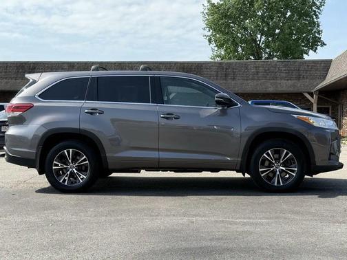 2018 Toyota Highlander LE