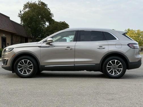 2020 Lincoln Nautilus Reserve