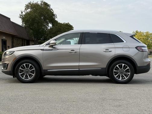 2020 Lincoln Nautilus Reserve
