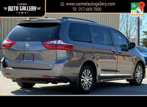 2020 Toyota Sienna XLE