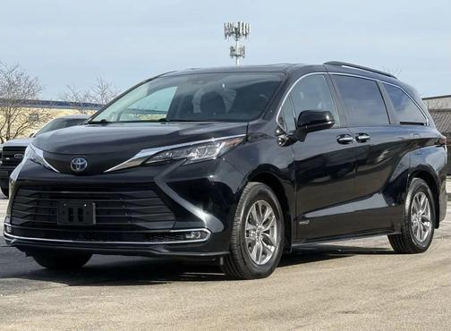 2021 Toyota Sienna XLE 7 Passenger