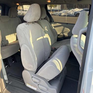 2020 Toyota Sienna LE