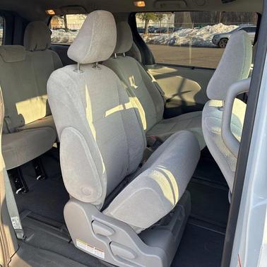 2020 Toyota Sienna LE