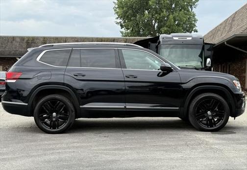 2018 Volkswagen Atlas 3.6L SEL Premium