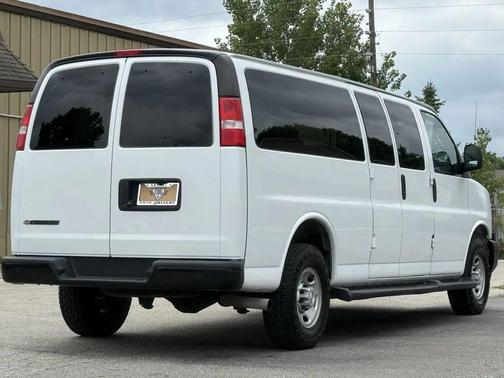 2022 Chevrolet Express 3500 RWD 3500 Extended Wheelbase LS