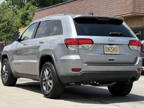 2020 Jeep Grand Cherokee Laredo
